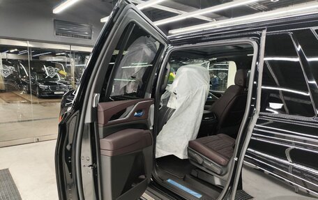 Cadillac Escalade V, 2024 год, 18 490 000 рублей, 7 фотография