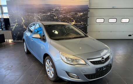 Opel Astra J, 2011 год, 850 000 рублей, 2 фотография