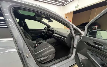 Volkswagen Golf VIII, 2022 год, 2 150 000 рублей, 17 фотография