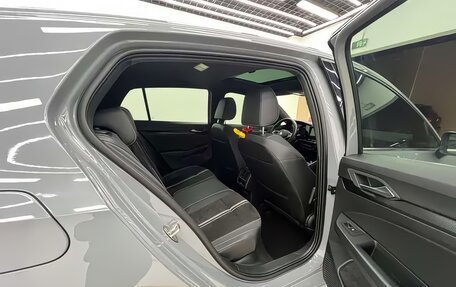 Volkswagen Golf VIII, 2022 год, 2 150 000 рублей, 19 фотография