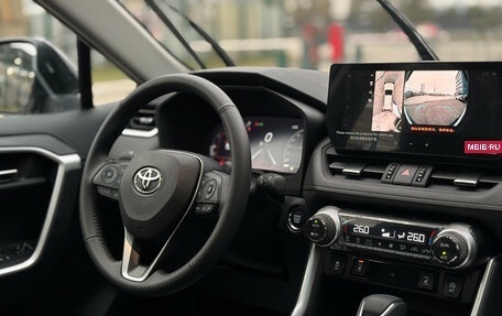 Toyota RAV4, 2025 год, 4 060 000 рублей, 18 фотография