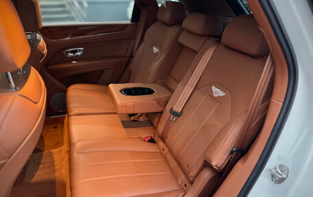 Bentley Bentayga I, 2021 год, 19 000 000 рублей, 10 фотография