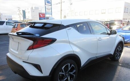 Toyota C-HR I рестайлинг, 2020 год, 2 280 000 рублей, 3 фотография