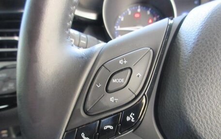 Toyota C-HR I рестайлинг, 2020 год, 2 280 000 рублей, 11 фотография