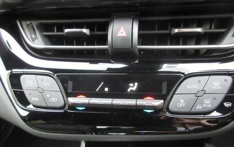 Toyota C-HR I рестайлинг, 2020 год, 2 280 000 рублей, 14 фотография