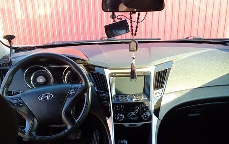 Hyundai Sonata VI, 2011 год, 1 050 000 рублей, 8 фотография