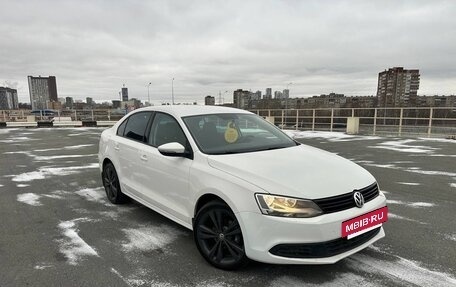 Volkswagen Jetta VI, 2013 год, 1 069 000 рублей, 2 фотография