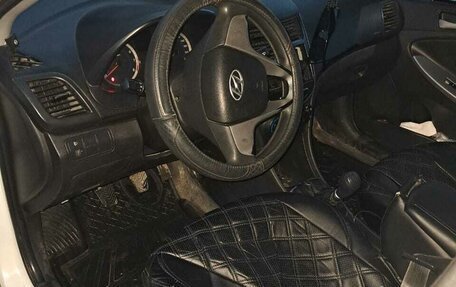 Hyundai Solaris II рестайлинг, 2015 год, 550 000 рублей, 6 фотография