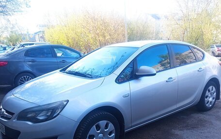 Opel Astra J, 2013 год, 650 000 рублей, 3 фотография