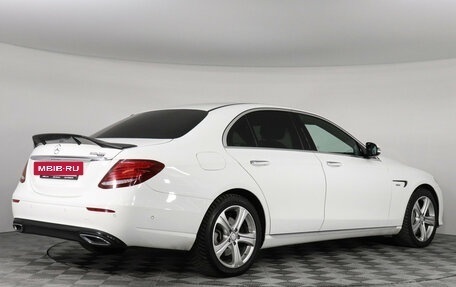 Mercedes-Benz E-Класс, 2018 год, 4 177 000 рублей, 5 фотография
