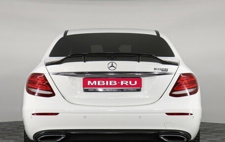 Mercedes-Benz E-Класс, 2018 год, 4 177 000 рублей, 6 фотография