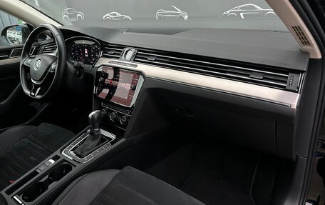 Volkswagen Passat B8 рестайлинг, 2019 год, 2 465 200 рублей, 8 фотография