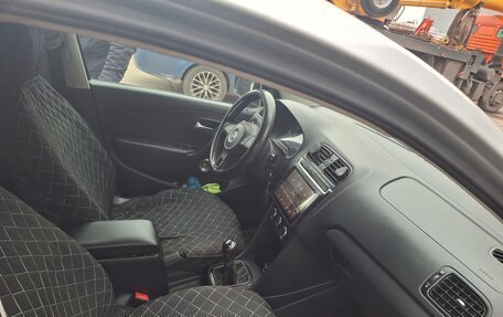 Volkswagen Polo VI (EU Market), 2012 год, 700 000 рублей, 5 фотография