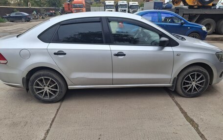 Volkswagen Polo VI (EU Market), 2012 год, 700 000 рублей, 3 фотография