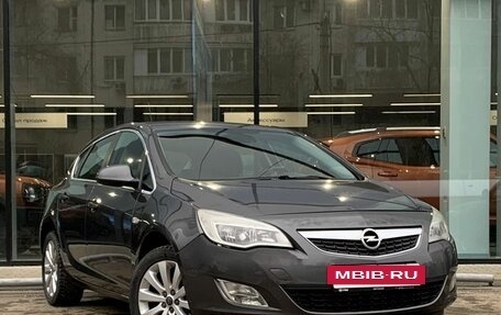 Opel Astra J, 2010 год, 670 000 рублей, 3 фотография