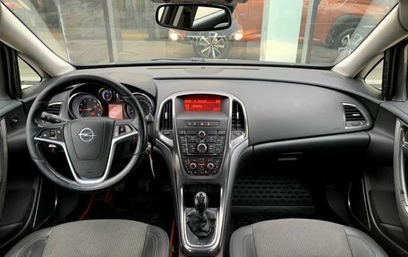 Opel Astra J, 2010 год, 670 000 рублей, 11 фотография