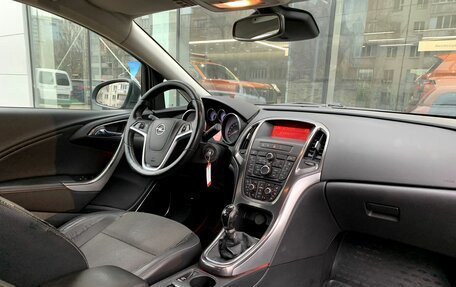 Opel Astra J, 2010 год, 670 000 рублей, 9 фотография