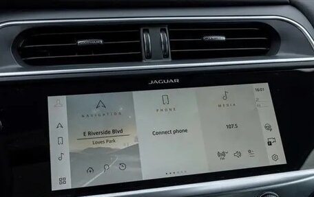 Jaguar I-Pace I, 2024 год, 10 600 000 рублей, 17 фотография