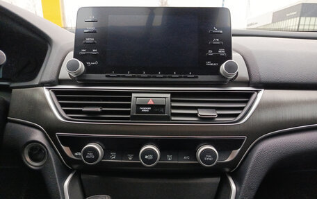 Honda Accord IX рестайлинг, 2018 год, 2 090 000 рублей, 15 фотография