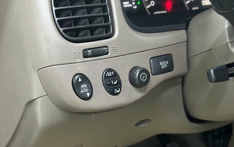 Toyota Sequoia II рестайлинг, 2005 год, 1 850 000 рублей, 12 фотография