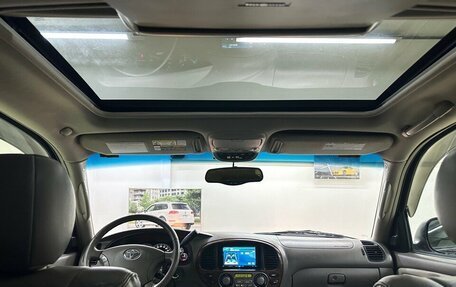 Toyota Sequoia II рестайлинг, 2005 год, 1 850 000 рублей, 23 фотография