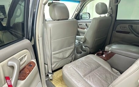 Toyota Sequoia II рестайлинг, 2005 год, 1 850 000 рублей, 24 фотография