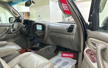 Toyota Sequoia II рестайлинг, 2005 год, 1 850 000 рублей, 19 фотография