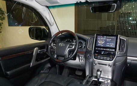 Toyota Land Cruiser 200, 2016 год, 4 420 000 рублей, 13 фотография