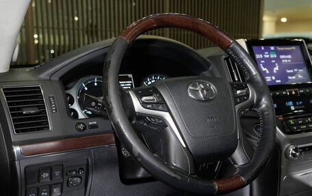 Toyota Land Cruiser 200, 2016 год, 4 420 000 рублей, 15 фотография