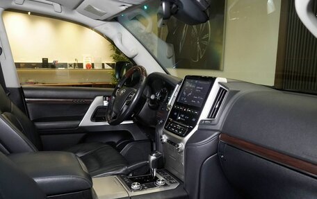 Toyota Land Cruiser 200, 2016 год, 4 420 000 рублей, 19 фотография