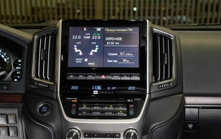 Toyota Land Cruiser 200, 2016 год, 4 420 000 рублей, 25 фотография