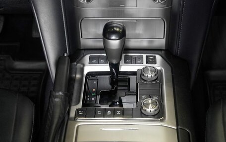 Toyota Land Cruiser 200, 2016 год, 4 420 000 рублей, 28 фотография