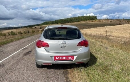 Opel Astra J, 2011 год, 525 000 рублей, 3 фотография
