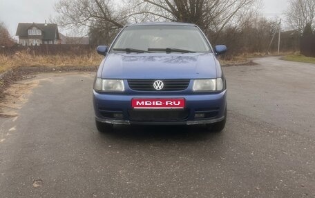 Volkswagen Polo III рестайлинг, 1997 год, 170 800 рублей, 1 фотография