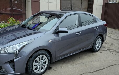 KIA Rio IV, 2022 год, 1 690 000 рублей, 2 фотография