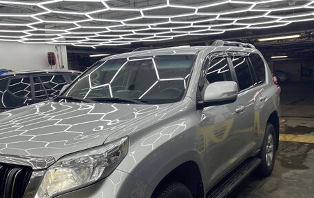 Toyota Land Cruiser Prado 150 рестайлинг 2, 2014 год, 3 450 000 рублей, 5 фотография