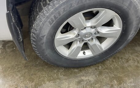 Toyota Land Cruiser Prado 150 рестайлинг 2, 2014 год, 3 450 000 рублей, 13 фотография