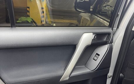 Toyota Land Cruiser Prado 150 рестайлинг 2, 2014 год, 3 450 000 рублей, 11 фотография