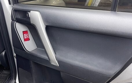 Toyota Land Cruiser Prado 150 рестайлинг 2, 2014 год, 3 450 000 рублей, 9 фотография