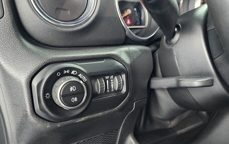 Jeep Wrangler, 2021 год, 4 750 000 рублей, 24 фотография