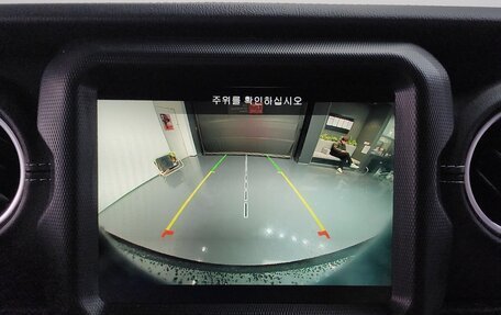 Jeep Wrangler, 2021 год, 4 750 000 рублей, 26 фотография