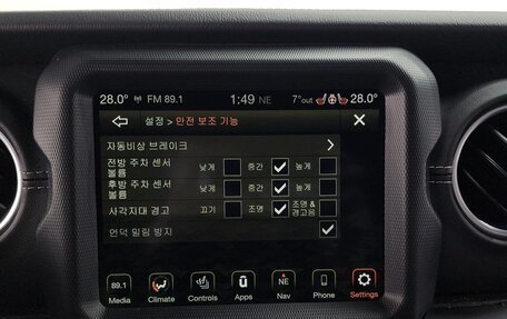 Jeep Wrangler, 2021 год, 4 750 000 рублей, 29 фотография