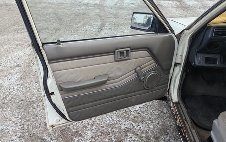 Nissan Bluebird VIII, 1984 год, 135 000 рублей, 23 фотография