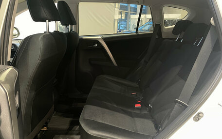 Toyota RAV4, 2013 год, 1 690 000 рублей, 21 фотография