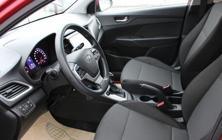 Hyundai Solaris II рестайлинг, 2018 год, 1 300 000 рублей, 15 фотография