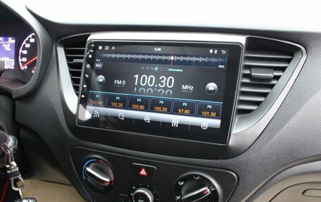 Hyundai Solaris II рестайлинг, 2018 год, 1 300 000 рублей, 18 фотография