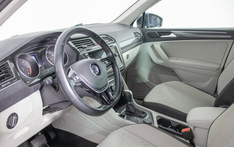 Volkswagen Tiguan II, 2018 год, 2 750 000 рублей, 10 фотография