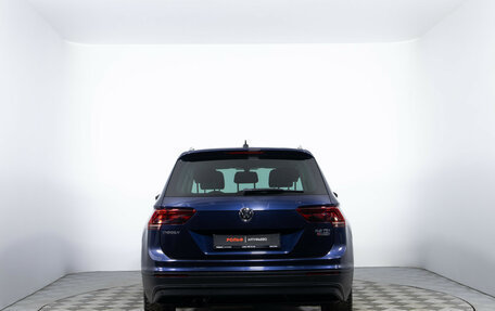 Volkswagen Tiguan II, 2018 год, 2 750 000 рублей, 6 фотография