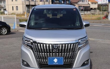 Toyota Esquire I, 2017 год, 3 550 000 рублей, 4 фотография