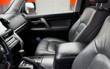 Toyota Land Cruiser 200, 2010 год, 3 300 000 рублей, 8 фотография